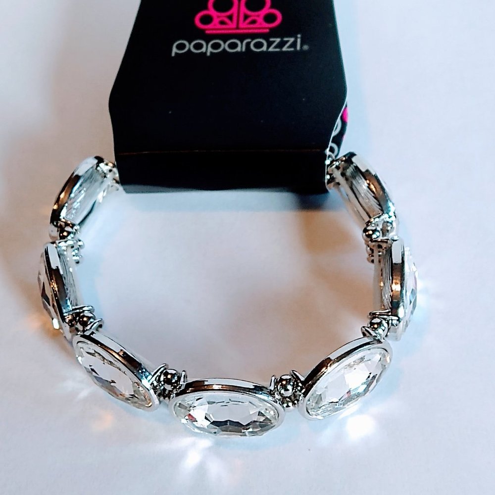 Bracelet with stones